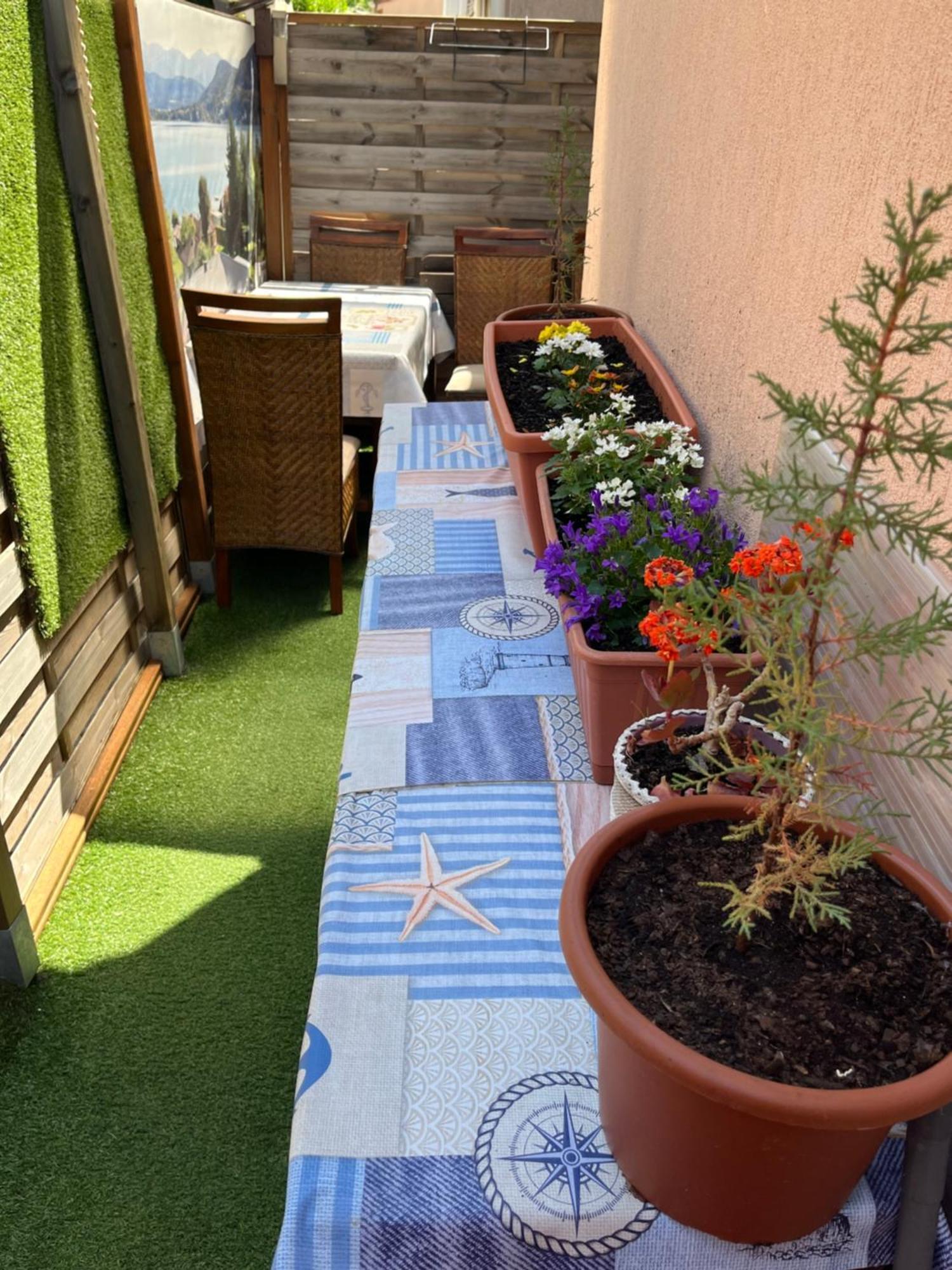 En Rez-de-jardin Apartment Nizza